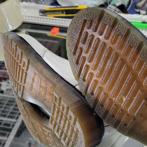 Womens 10 Dr. Martens 2976 smooth leather Chelsea boot in white yellow stitch - Picture 8 of 8